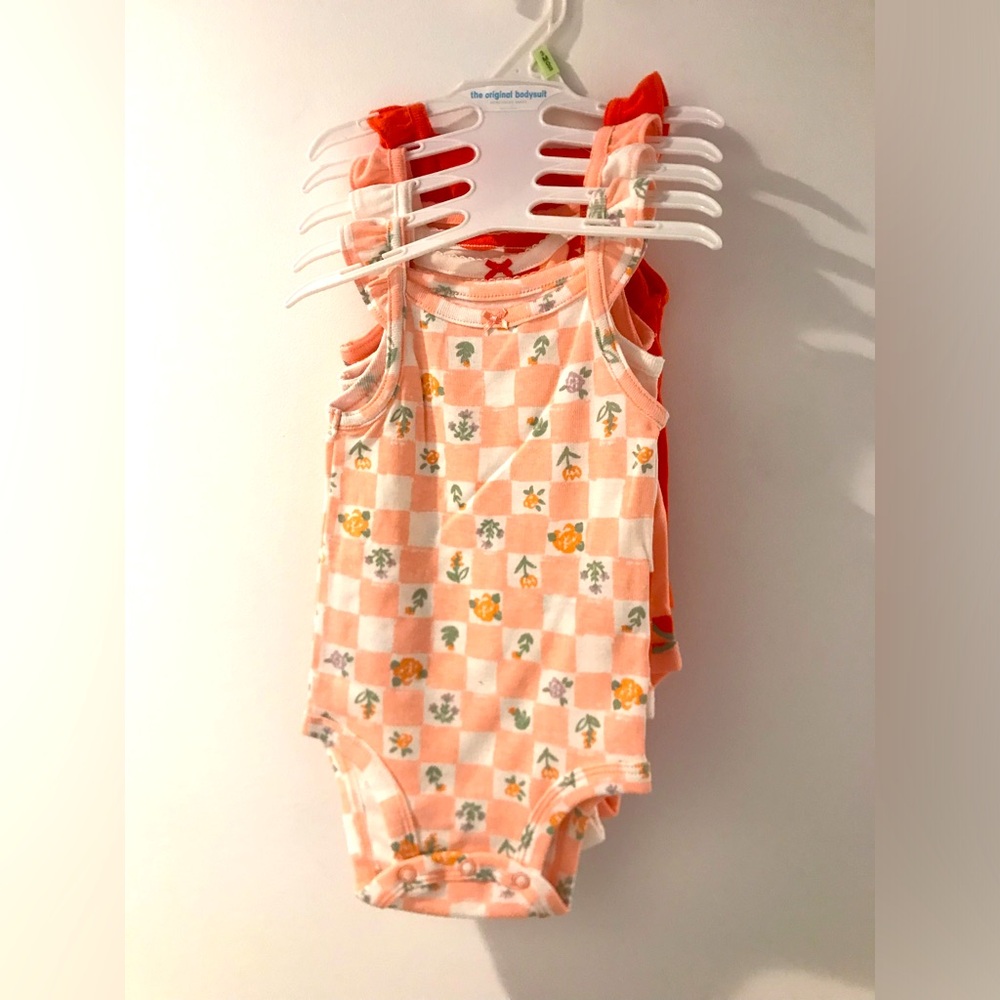4pack Carter’s onesies